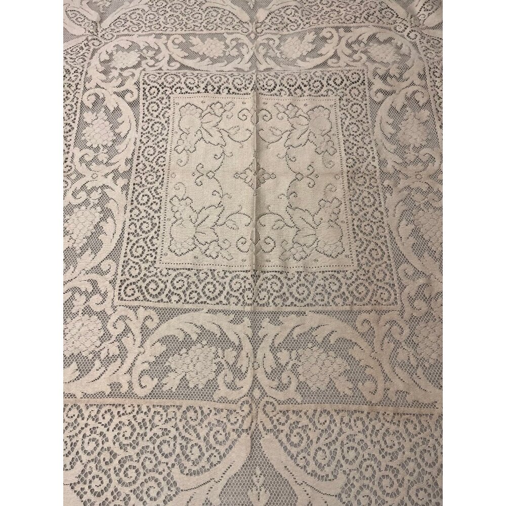 Vintage Quaker Lace Tablecloth size 70x76 cottagecore